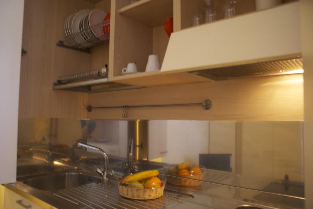 Olly Apartments Болоня Екстериор снимка